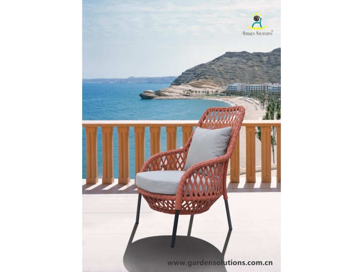 Tari Lounge Chair