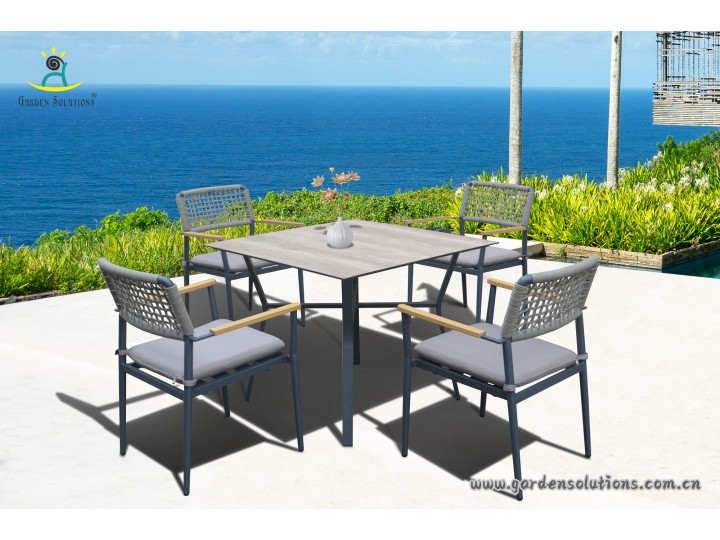 Helfen Dining Set